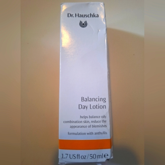 Dr. Hauschka Balancing Day Lotion, 1.7 Fl Oz- New in box - Picture 1 of 1